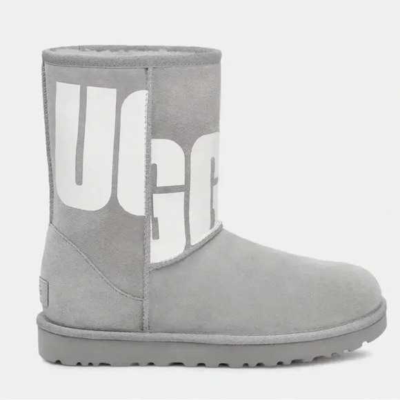 UGG’s W Classic Short II Chopd - Picture 2 of 13